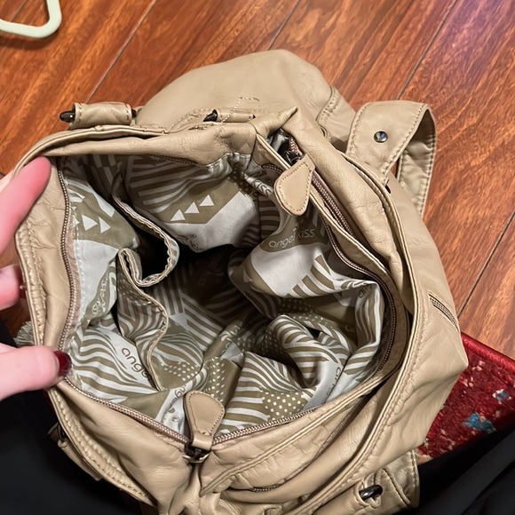Angelkiss tan multi-pocket purse - Picture 3 of 8